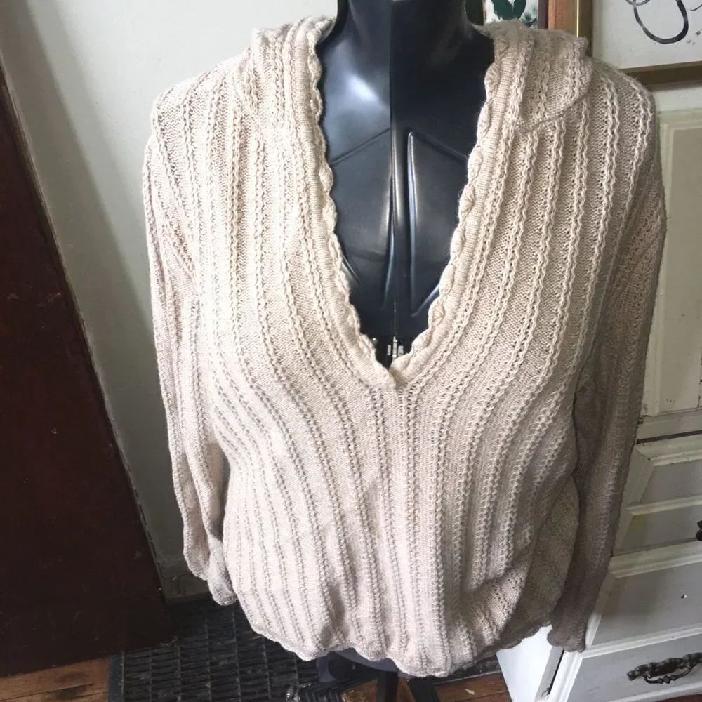 Lane Bryant beige split neck hooded size 14/16 lightweight sweater